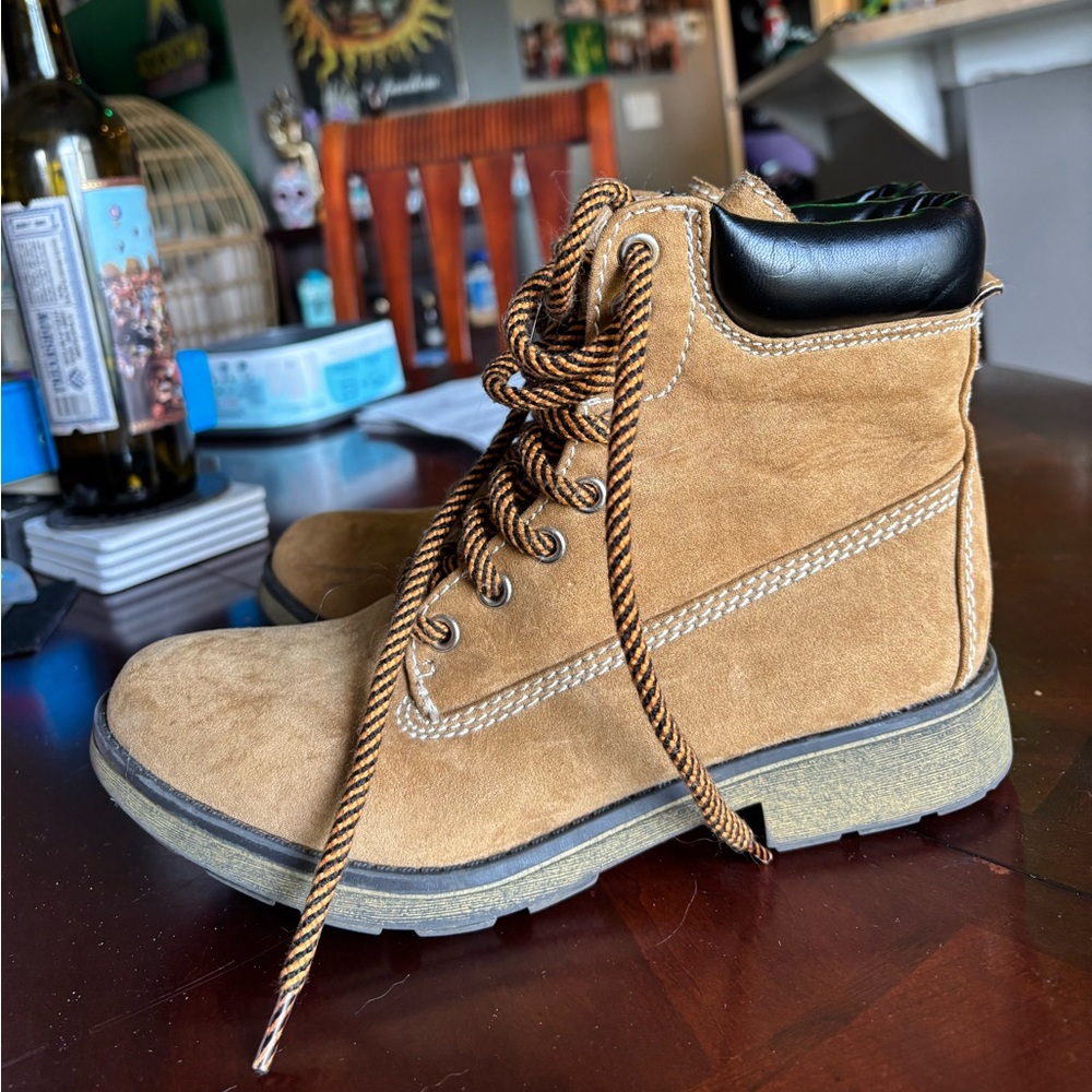 Knockoff Timberlands✨